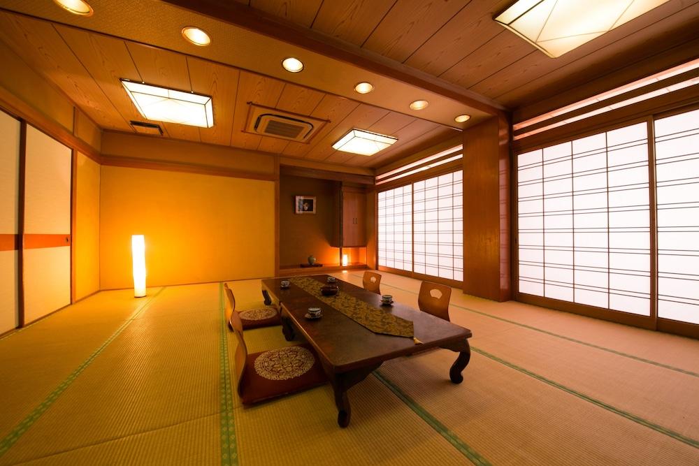 Hotel Koraku Beppu Exteriör bild