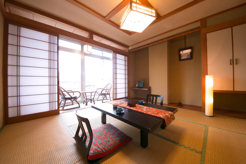 Hotel Koraku Beppu Exteriör bild